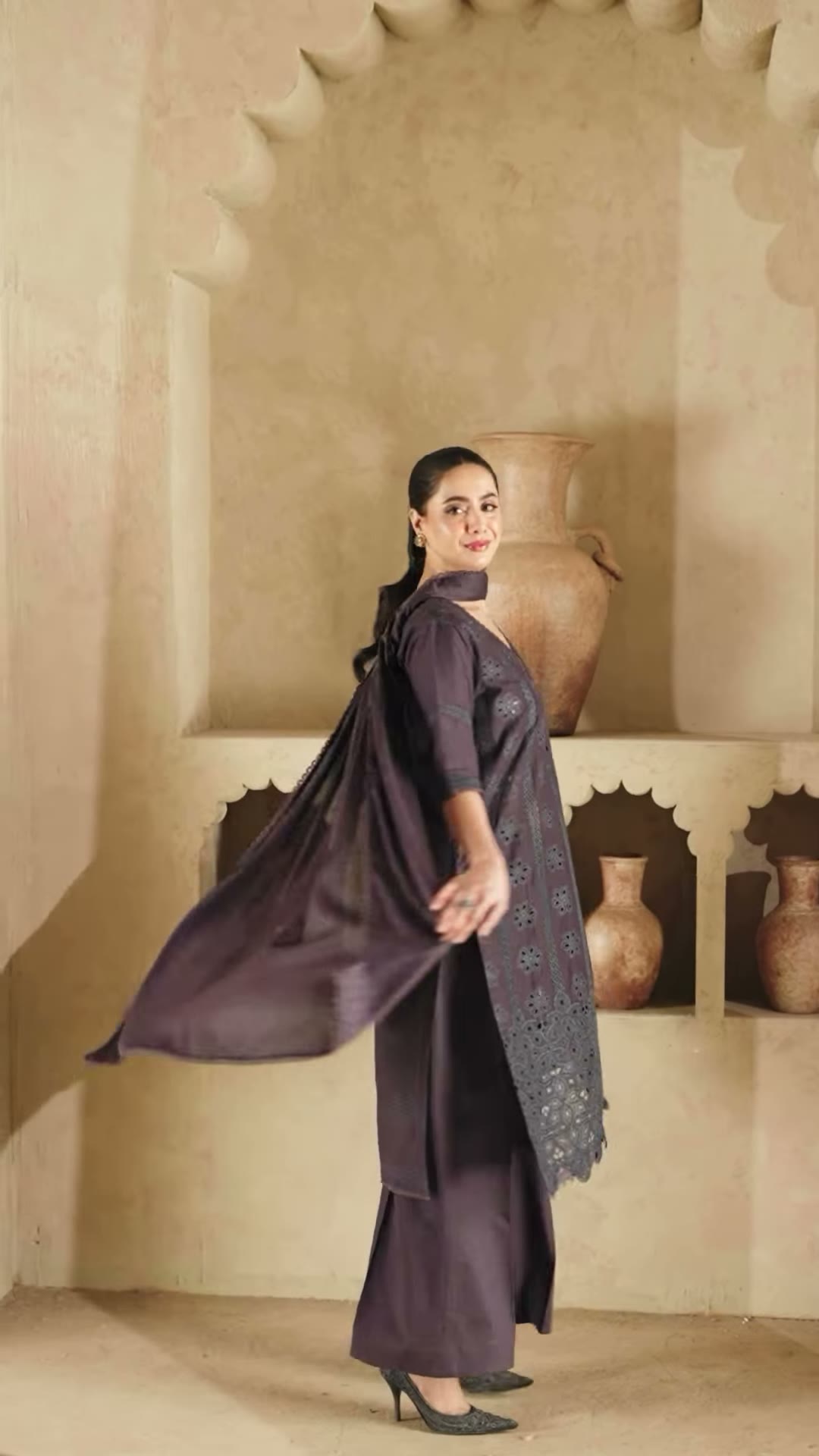 Model wearing Ghonché Banafshe